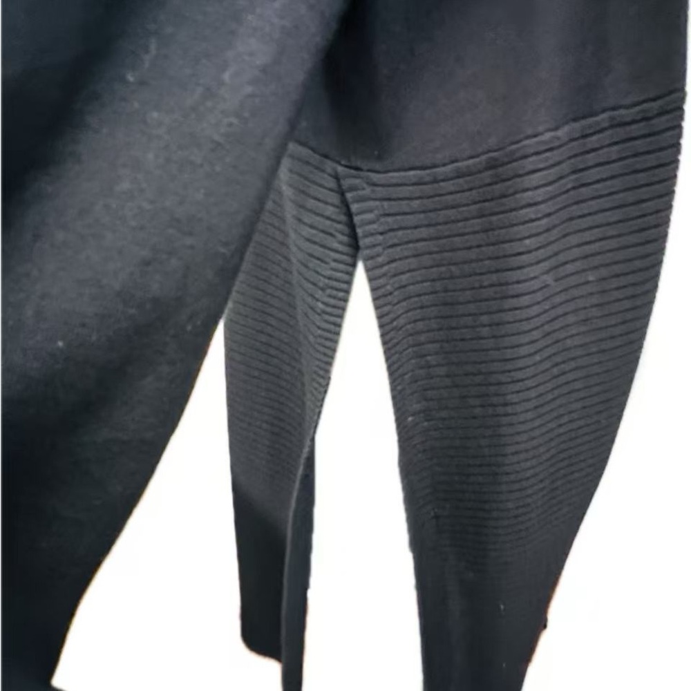 Elegant Black Knit Cardigan (L) - Picture 7 of 11